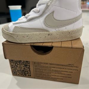 Viral Blazer Mid 77 size 7c